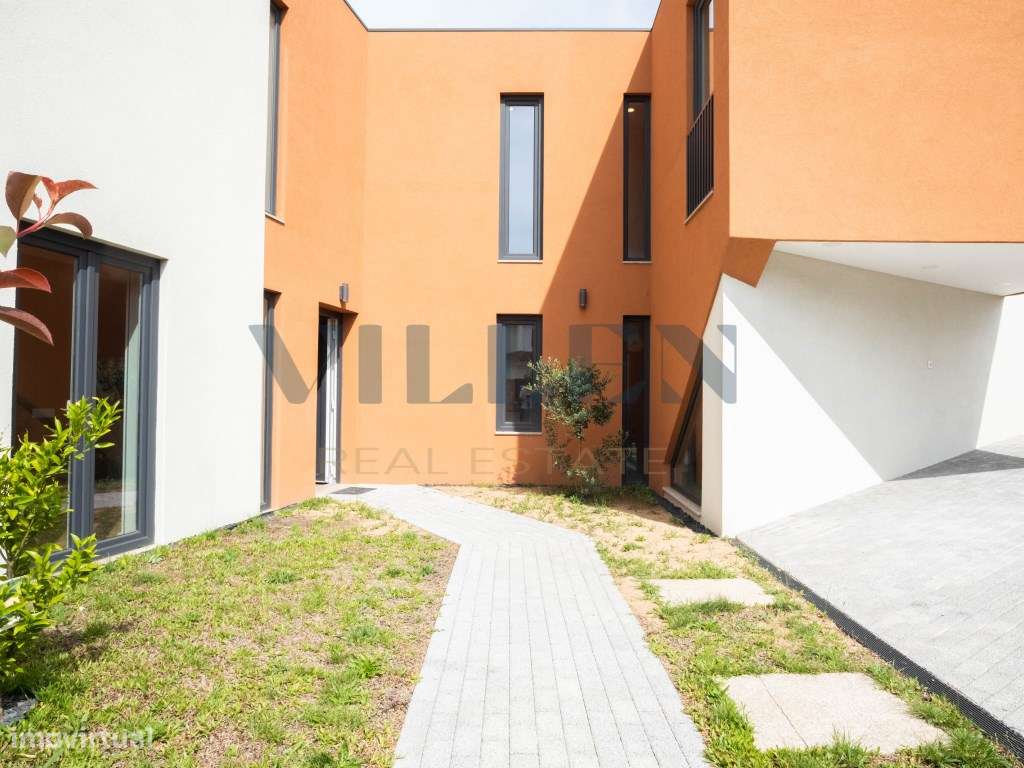 Moradia T3 de Luxo na Trofa-31