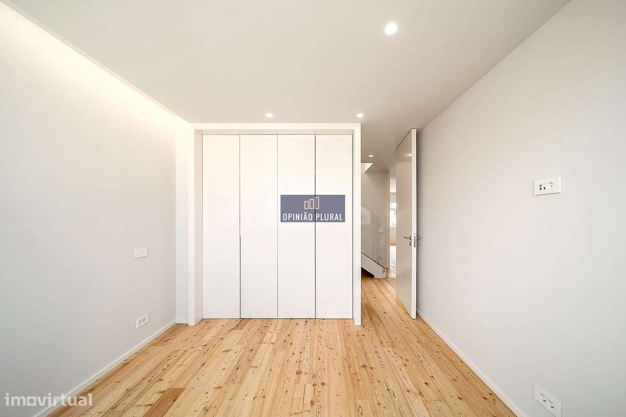 Espaçosa Moradia T4 com Escritório e Piscina - Pronta a Habitar-12