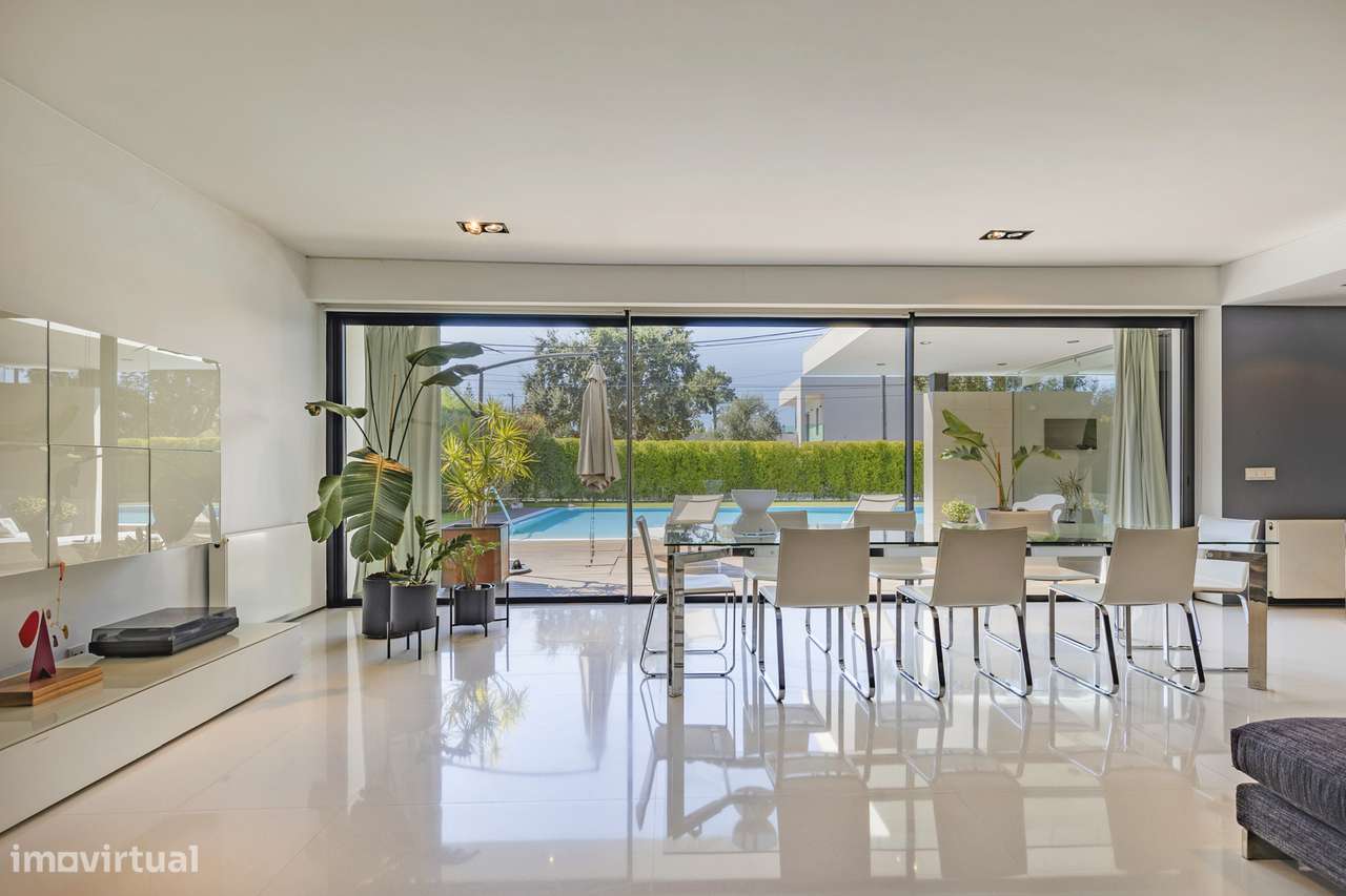 Moradia isolada T6 lote de 1002m2 piscina Sesimbra-23
