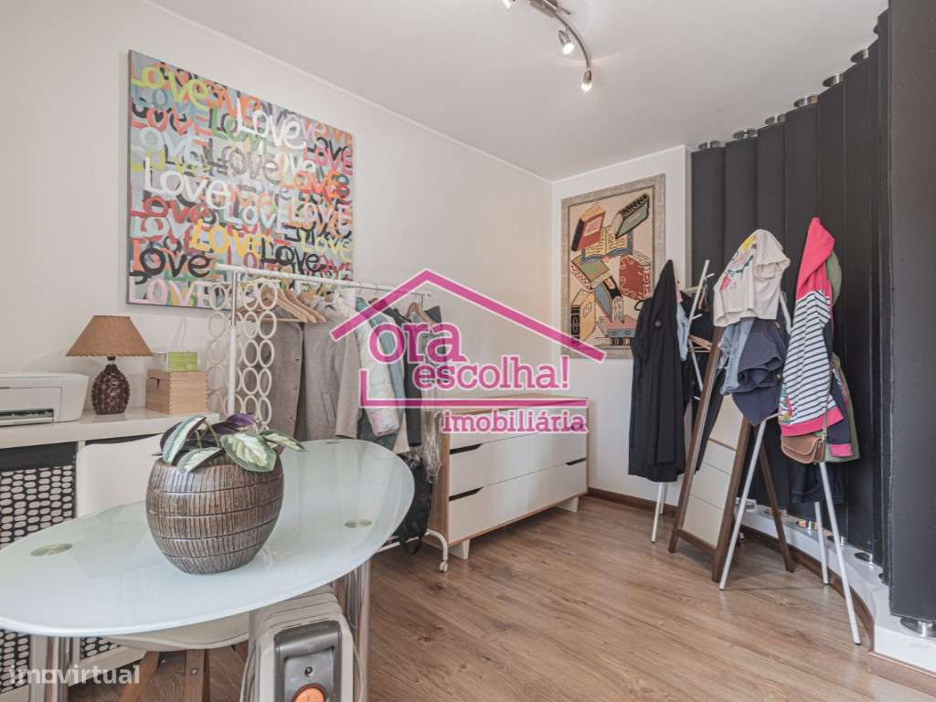 Apartamento T2 + 1 de 2011 com 104 m2 e arrecadação individual na A...-7