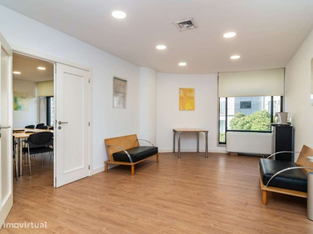 Escritório com 3 lugares de estacionamento nas Avenidas Novas - Grande imagem: 3/23