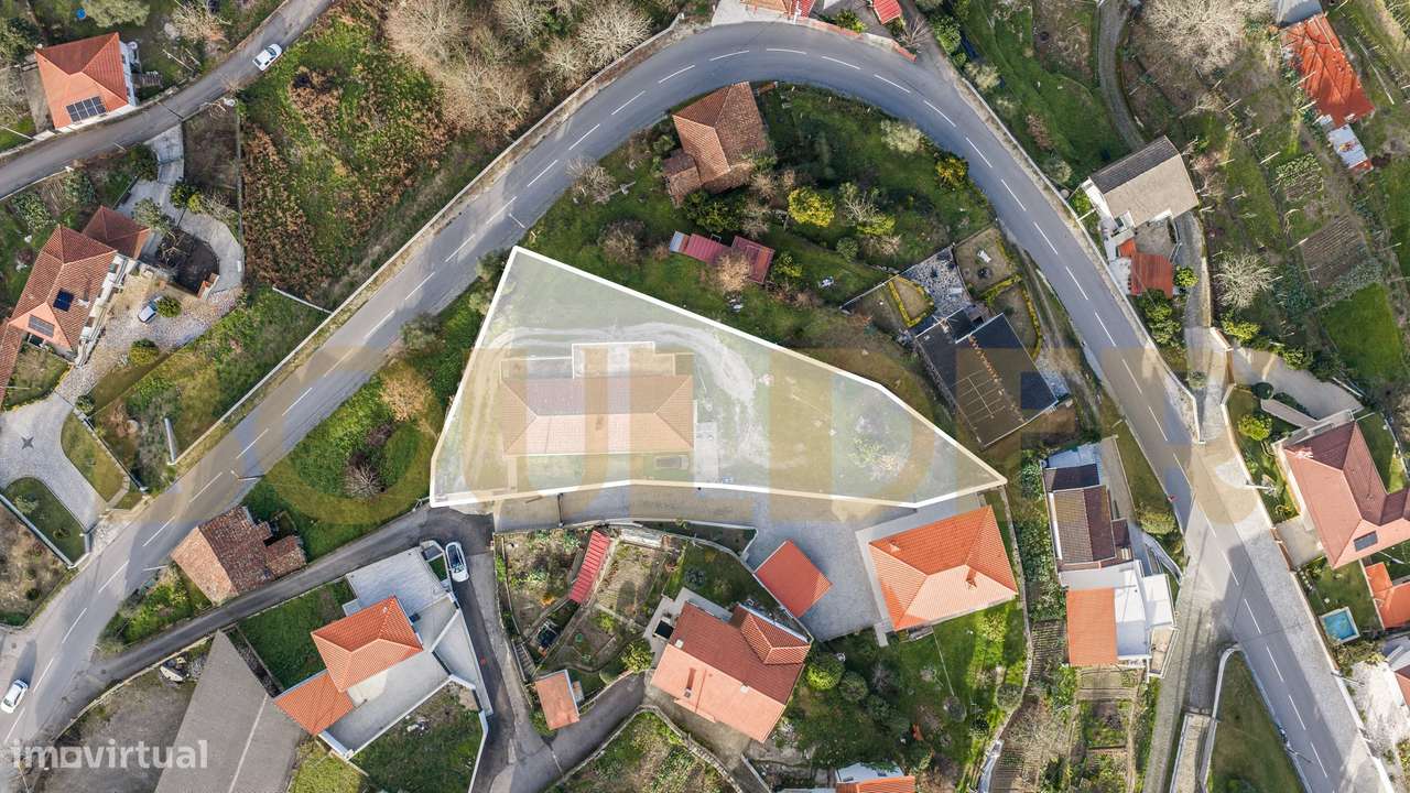 Moradia T3 em Garfe – Póvoa de Lanhoso-38