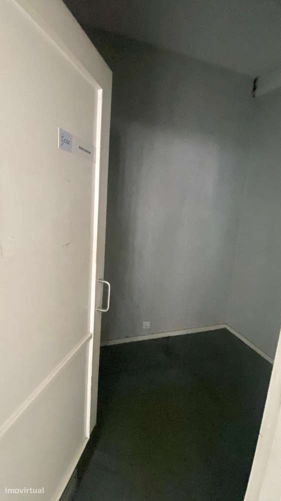 Escritório de 447m², com privilegiada vista, no Centro do Porto-26