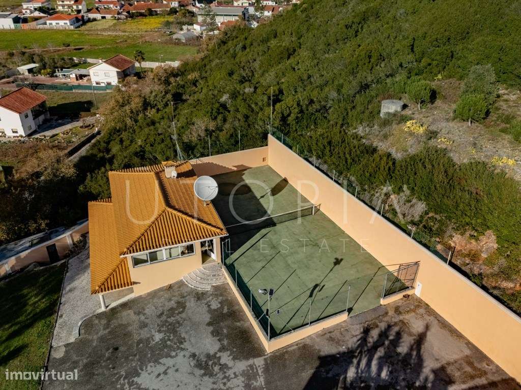 Moradia de Prestígio com Piscina, Campo de Ténis e Terreno Murado d...-5