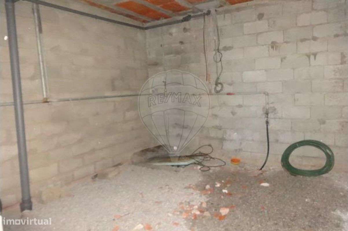 Moradia T4 para venda-12