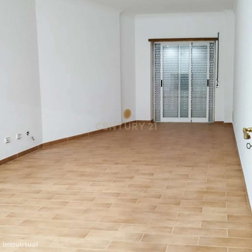 Apartamento T4 em Santa Marta do Pinhal - Grande imagem: 5/10