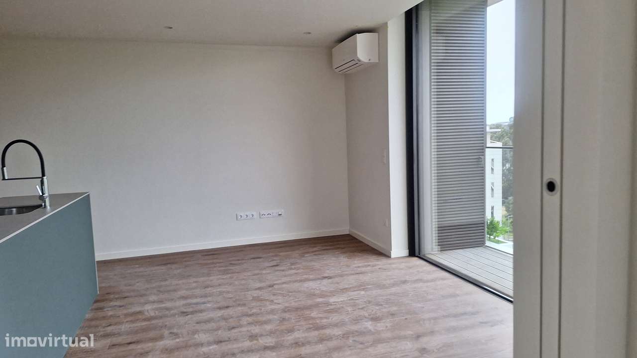 Apartamento T2 Varanda | Garagem|proximo cento Gaia| Pronto habitar-13