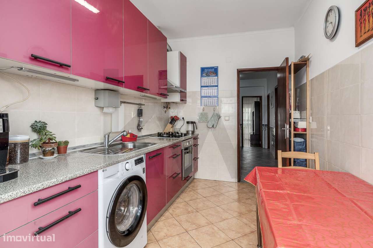Apartamento T2 no Casal do Marco – Conforto, Luminosidade e Excelente-6