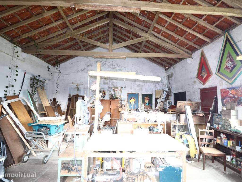 Moradia T3 com garagem e terreno 4120m2-48