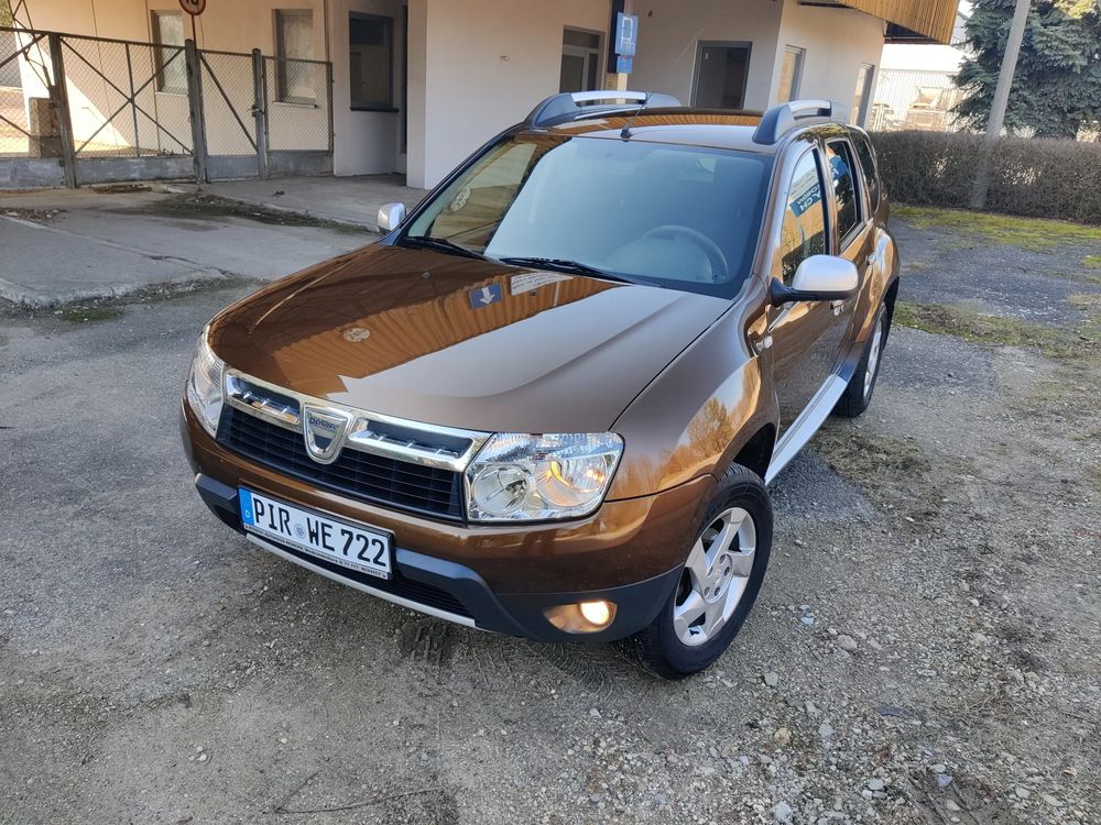 Dacia Duster I 1.6 16V 105 4x2 Celebration 2012