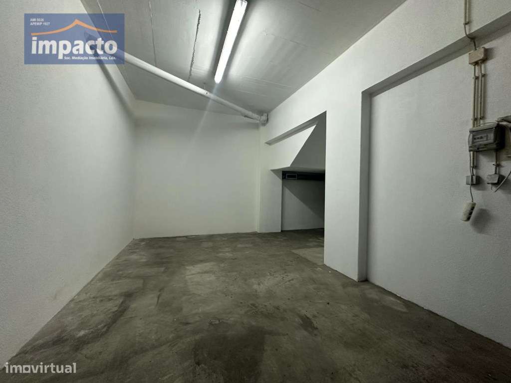 LOJA PÓVOA DE SANTA IRIA, RC e 1 Piso e garagem, possibilidade de t...-19