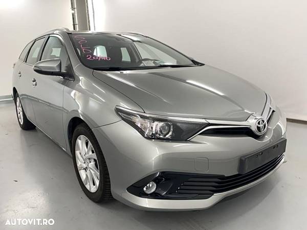 Toyota Auris 1.33 Dual-VVT-i Touring Sports - 1