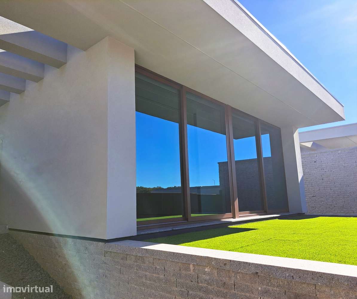 Moradias T3+1 Exclusivas – Inovação, Conforto e Design Moderno-12