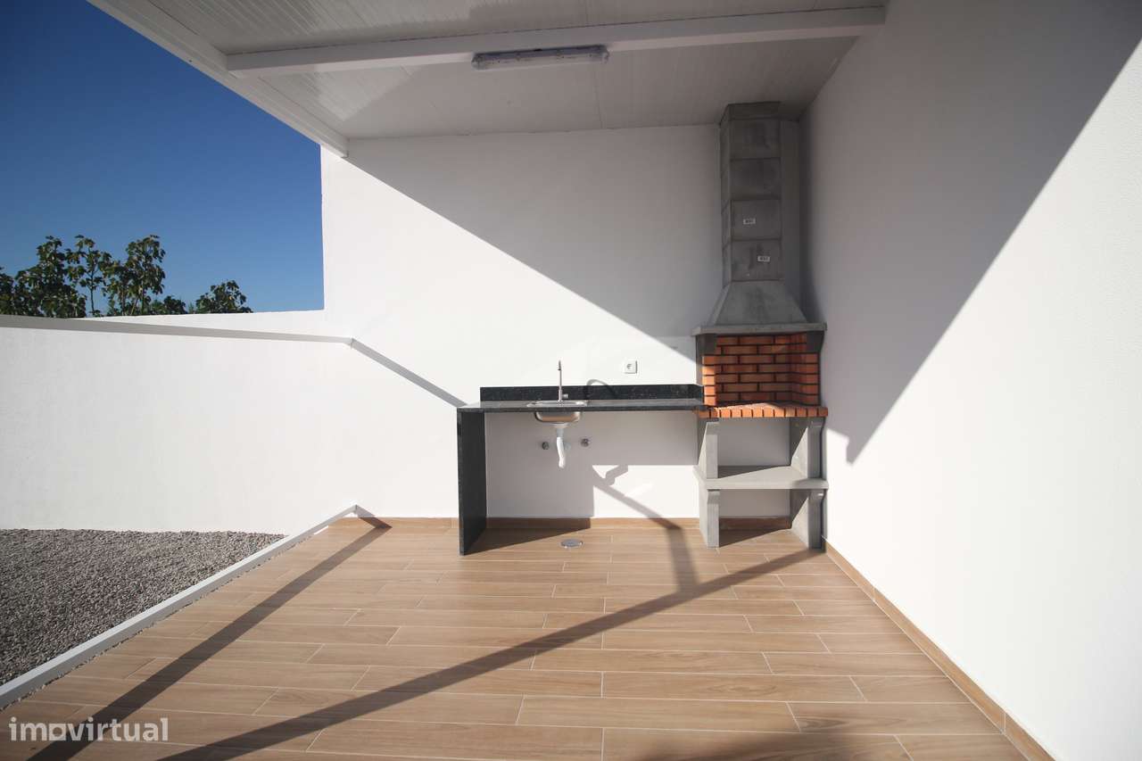 Moradia Térrea Isolada T3 Nova em lote de 340m2 em Fernão Ferro-23