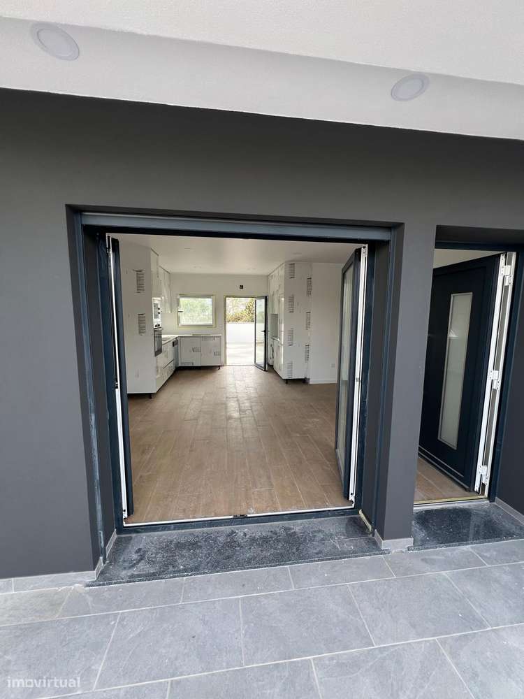 Moradia T2 Pronta a Habitar no Centro de Fátima - Preço Negociável-15