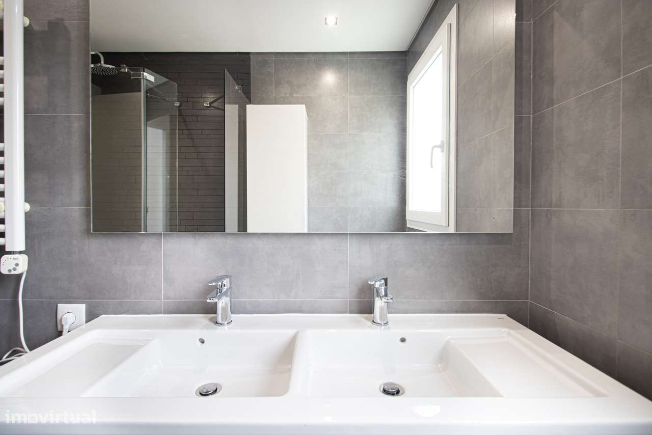 Apartamento T3 Totalmente Remodelado | Bairro de Santos / Rego – Lisbo-21