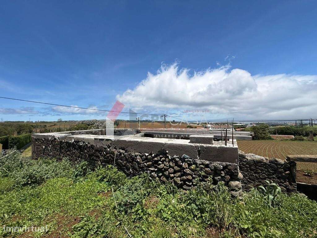 Moradia T1 com Vista Mar e Projeto Aprovado – Santa Cruz-22