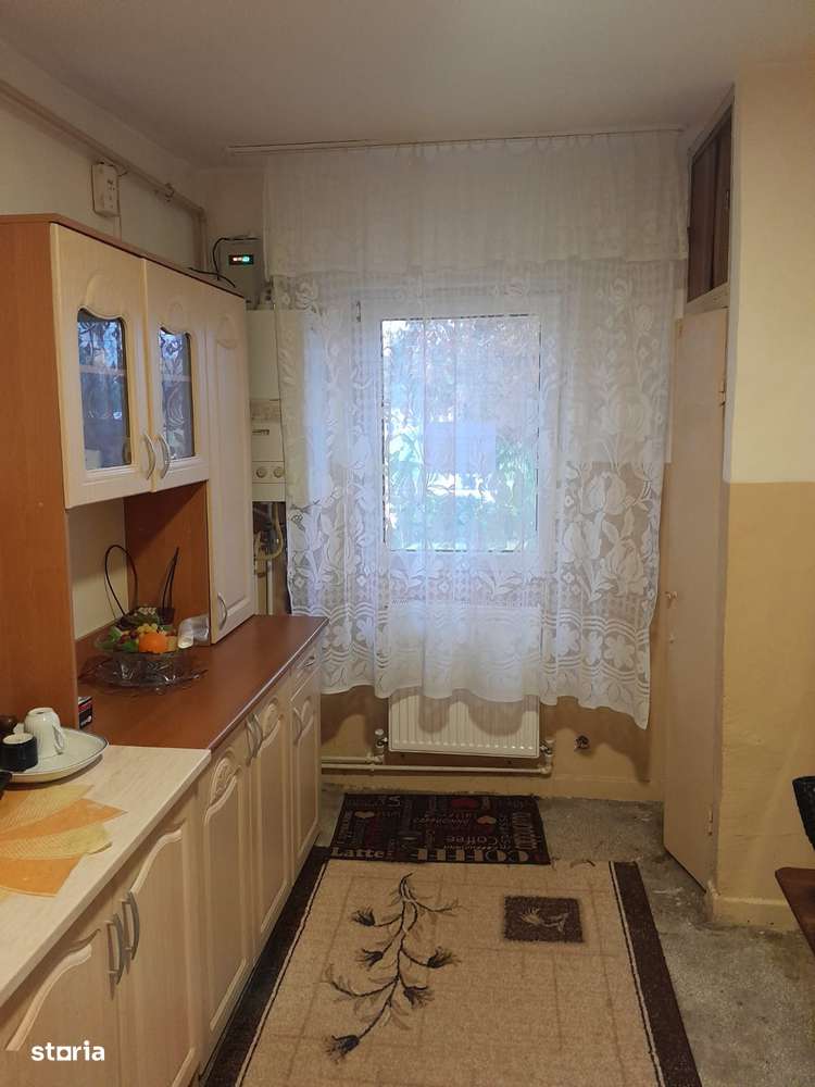Apartament cu 2 camere semidecomandat , zona Poarta 6 - Imagine principală: 2/3