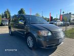 Chrysler Town & Country - 4