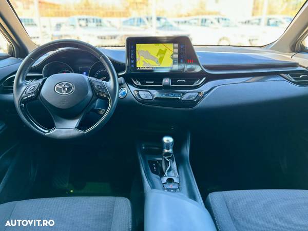 Toyota C-HR Hybrid Style Selection - 6