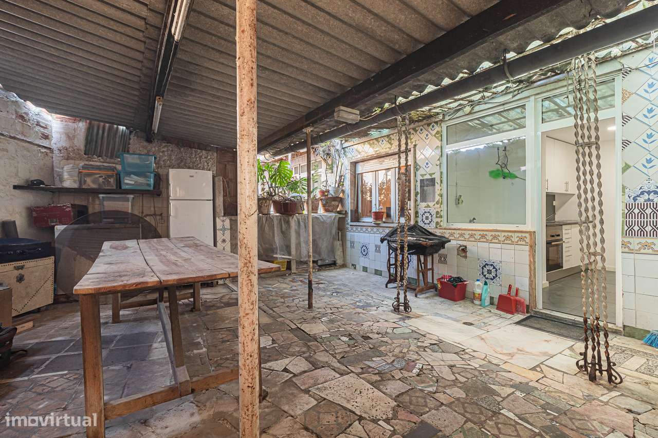 Apartamento T3 com Quintal na Amadora-28