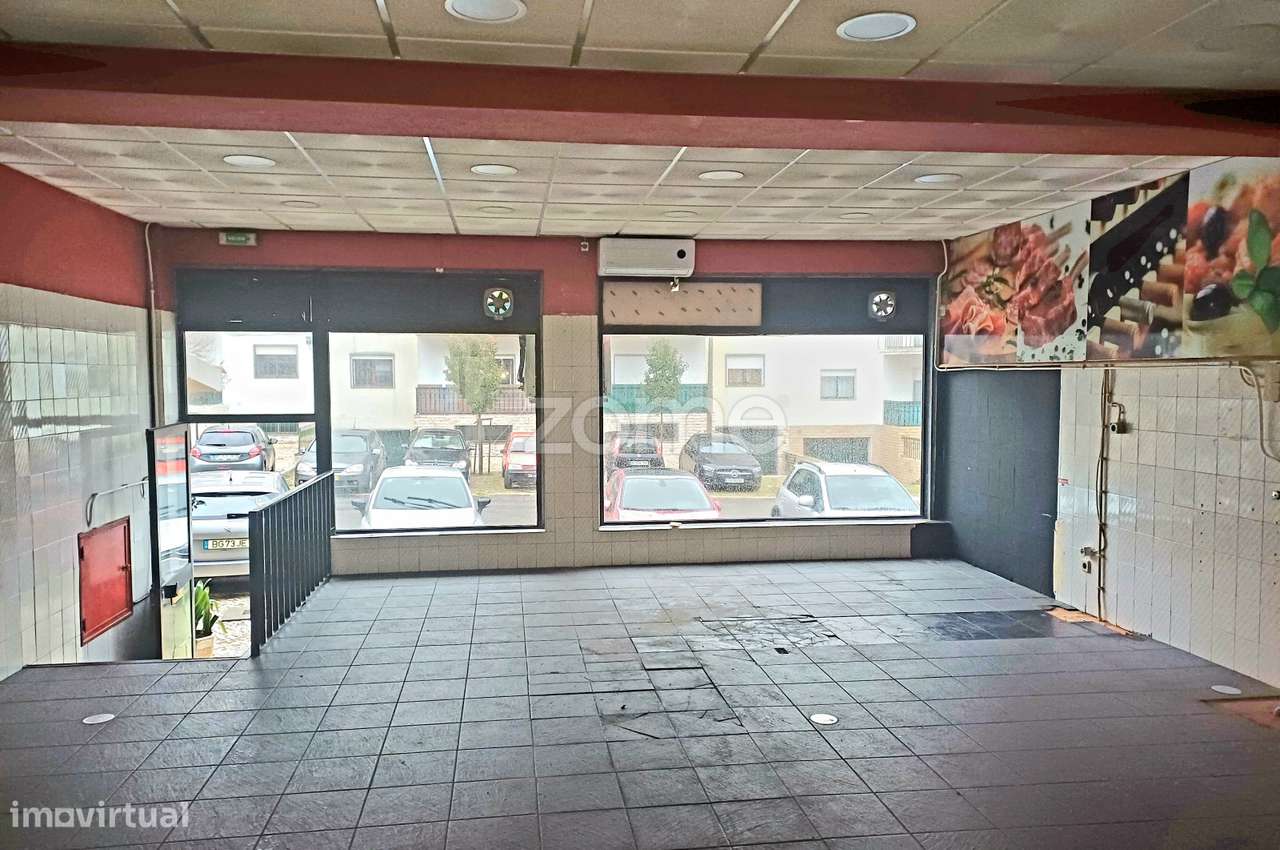 Loja com montra, Quinta da Bicuda - Grande imagem: 3/6