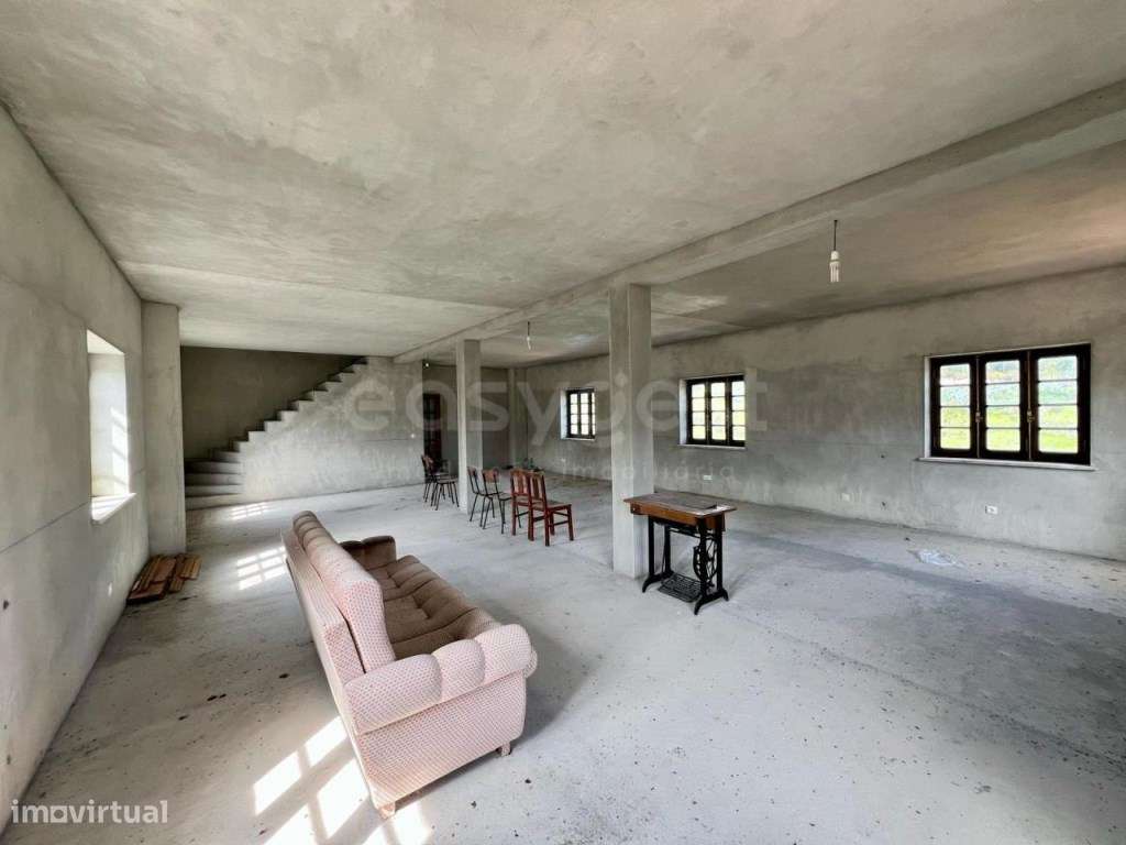 Quintinha por recuperar com cerca de 1hectare perto da praia Serra ... - Grande imagem: 4/17