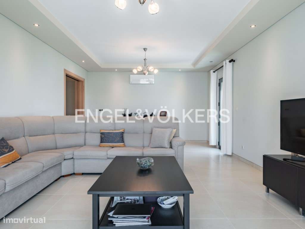 Exclusivo Duplex T2+1 com Terraço Privativo e Vista Panorâmica-1