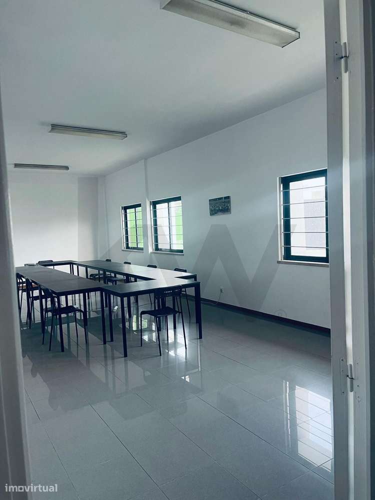 Armazém 767m2 com terreno 1854m2-39