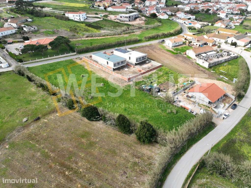 Terreno Urbano com 1276m2 - Localização e exposição solar excelente...-9