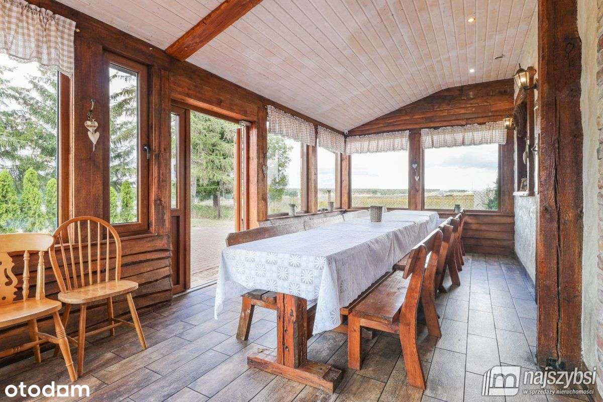 Dom z lokalem użytkowym-19