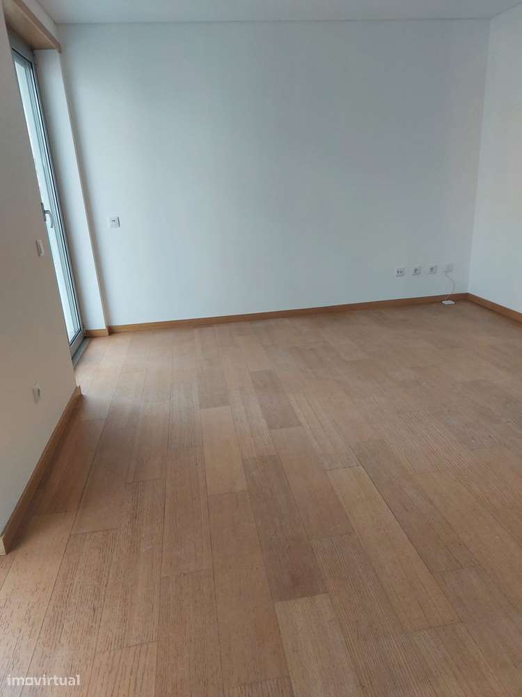 Vende-se T1 com garagem Pinhal Marrocos / Vale das Flores - Grande imagem: 5/11