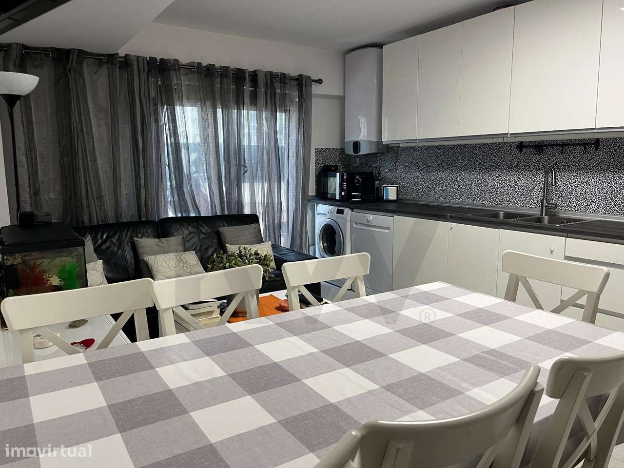 Espaçoso apartamento T3+1 com terraço em Massamá remodelado - Grande imagem: 5/30