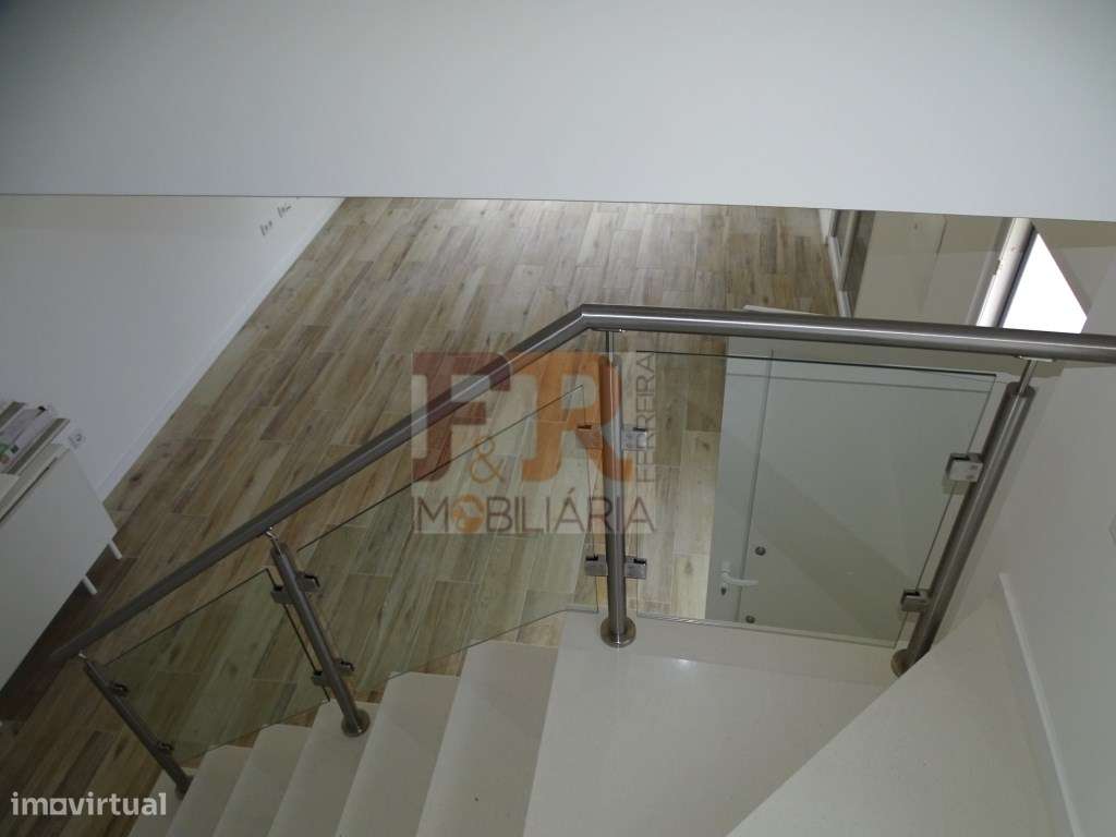 Moradias Geminada DuplexT3 com Pérgola. Pinhal do General. Fernão F...-52