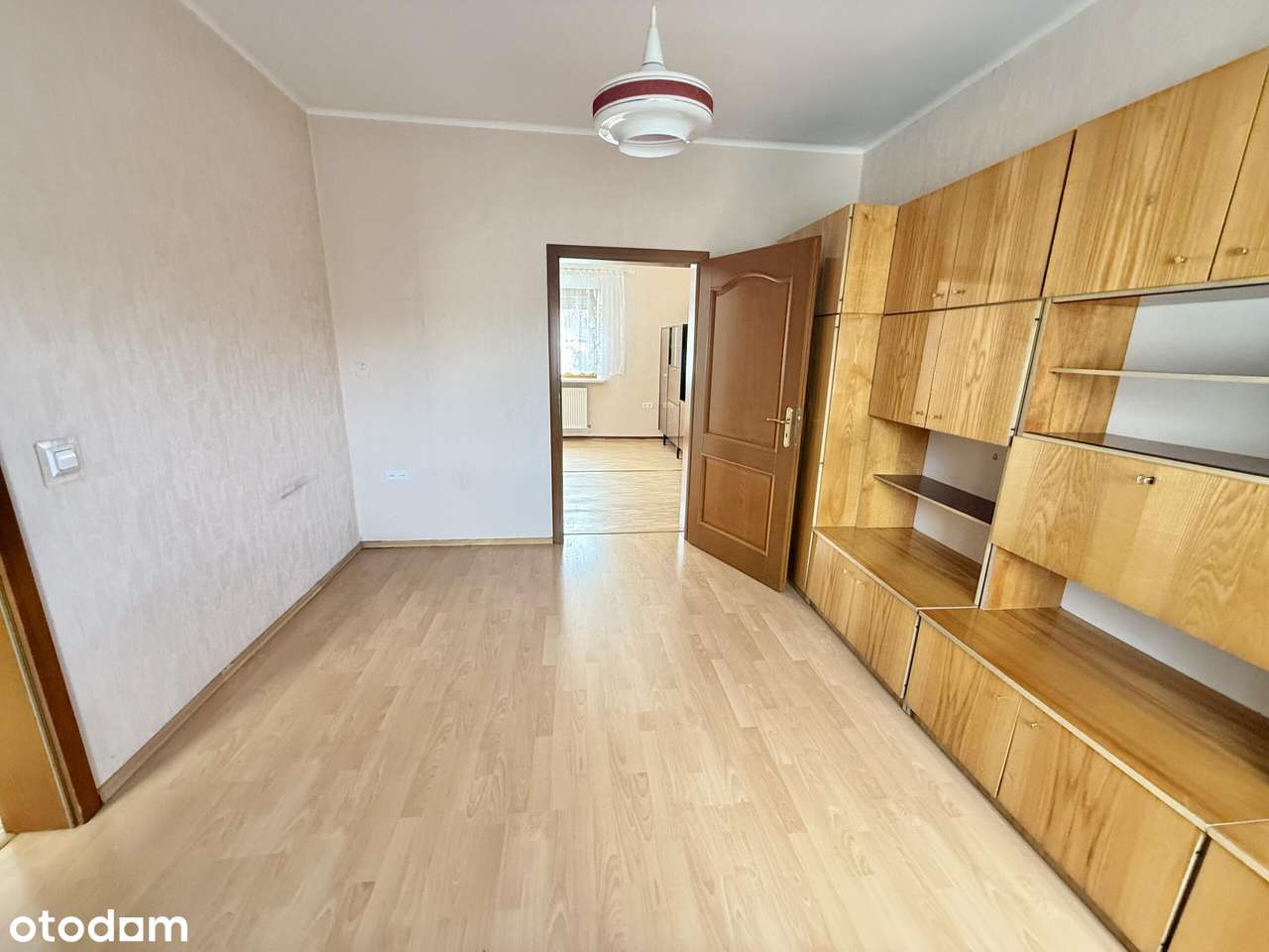 Dom w zabudowie szeregowej z dużym ogrodem-10