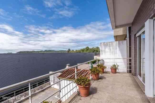 Espetacular Moradia em Banda T4 com jardim  em Sequeira - Braga-23