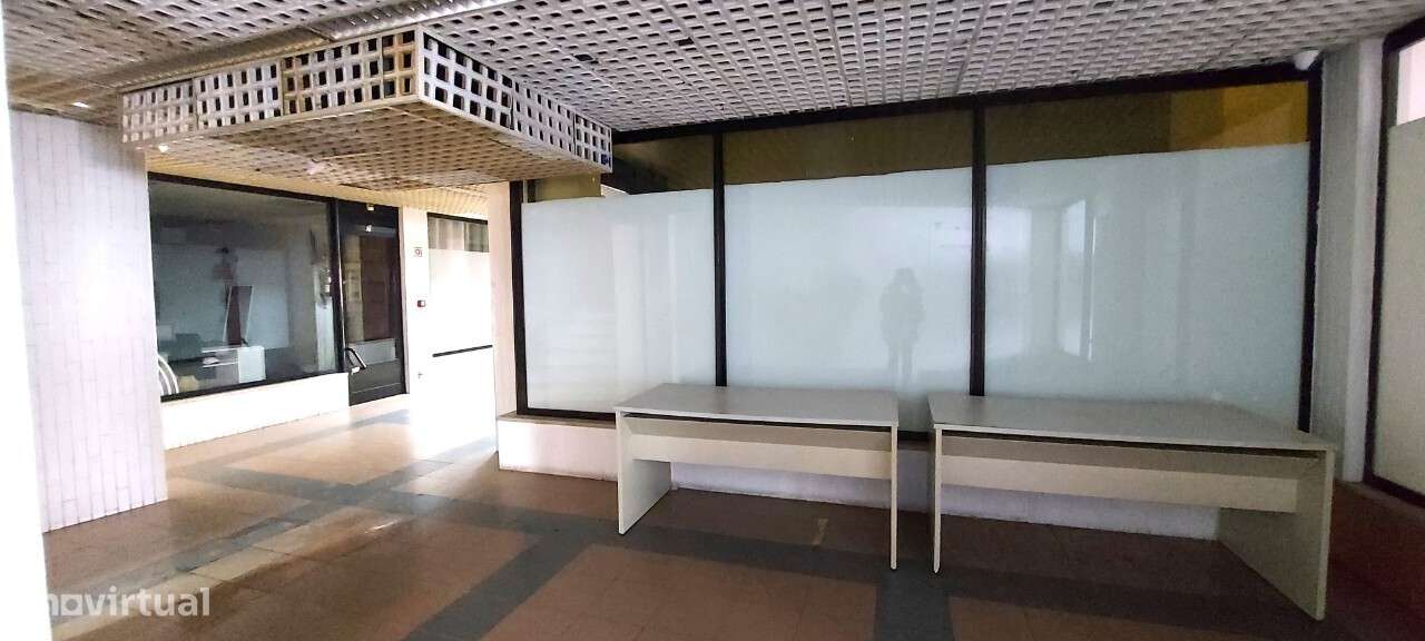 Espaço Comercial no Centro Comercial Académico em Viseu - Grande imagem: 2/20