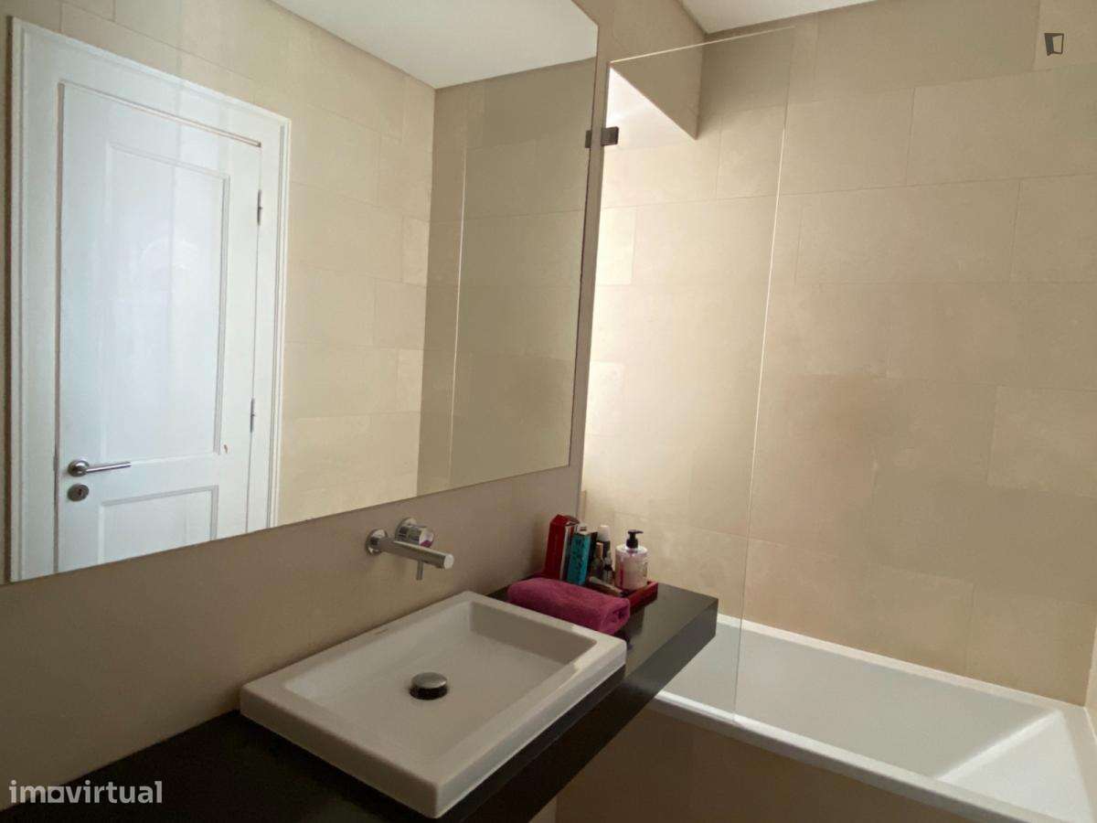 Quarto - localizado em Alameda Lisbon - Grande imagem: 5/7