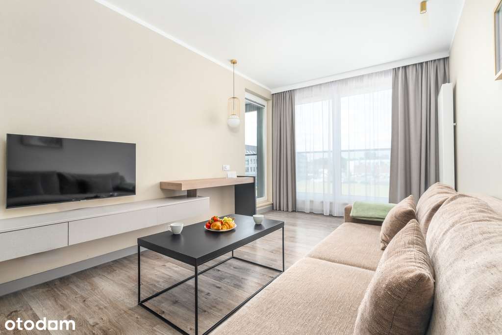 Apartament z loggią i widokiem na plac miejski-8