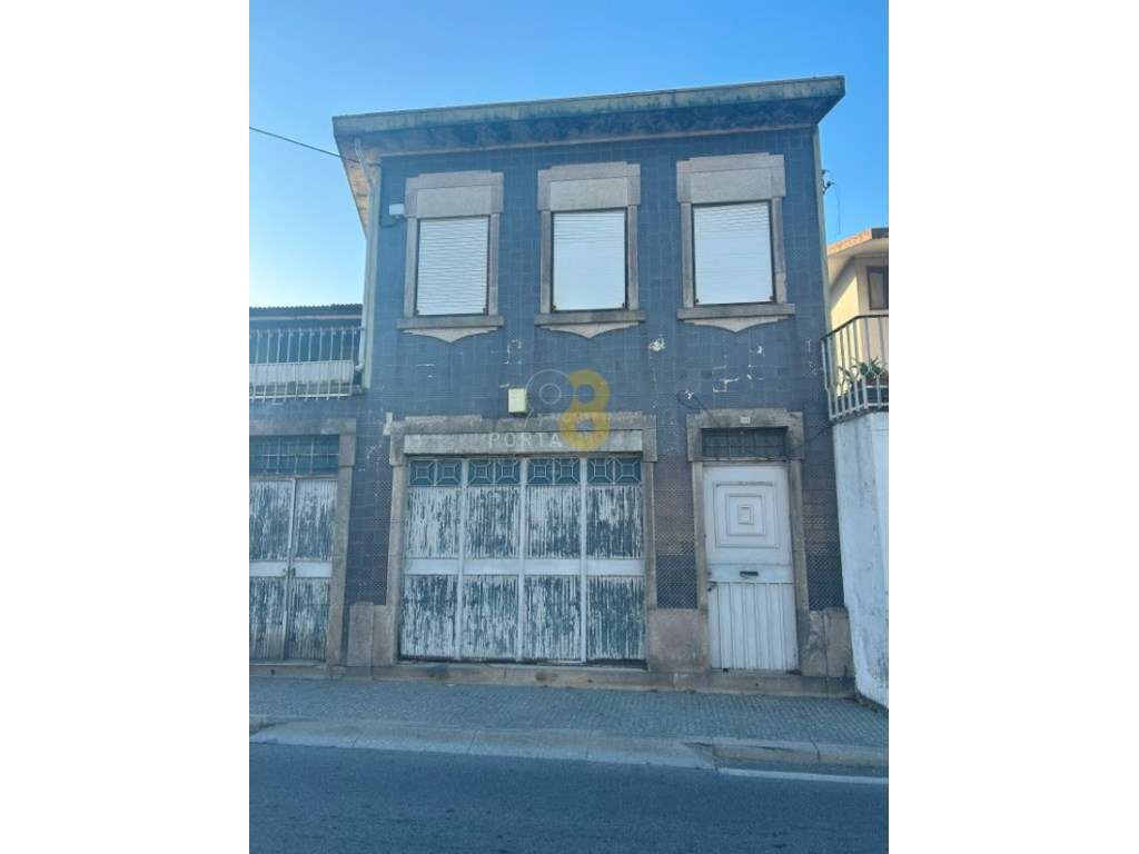 Armazém para Remodelação com Grande Potencial - Milheirós, Maia-12