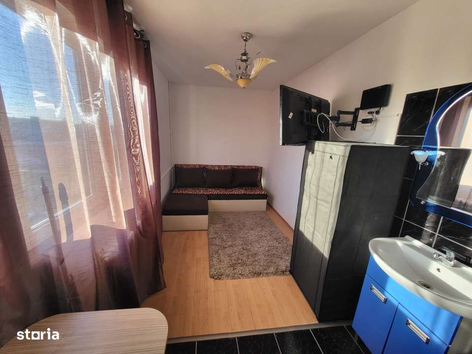 Camera de camin, zona Valea Rosie - Imagine principală: 2/4