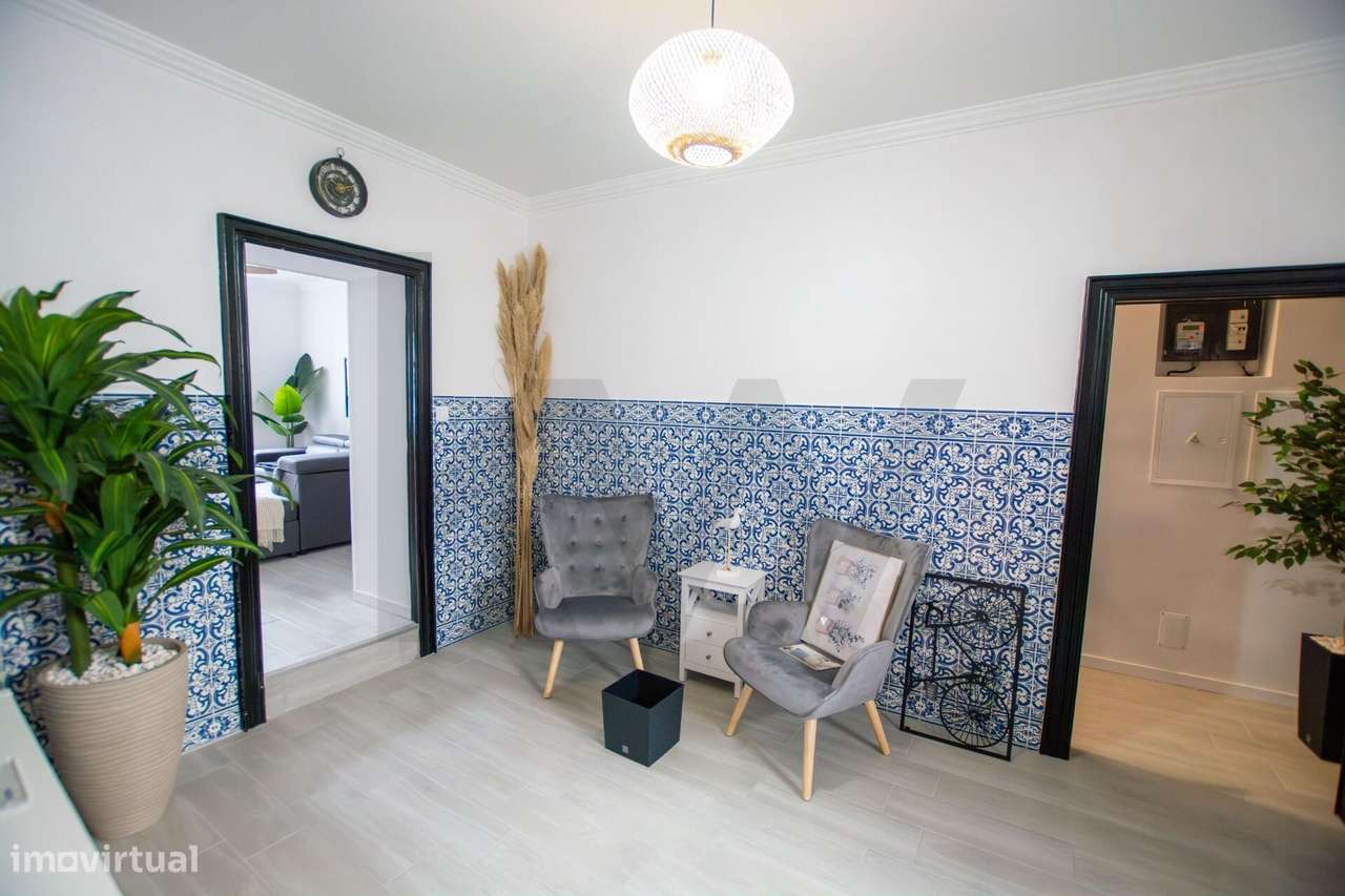 Moradia T5 Remodelada com Licença AL e Mobília Incluída no Centro de P - Grande imagem: 4/37