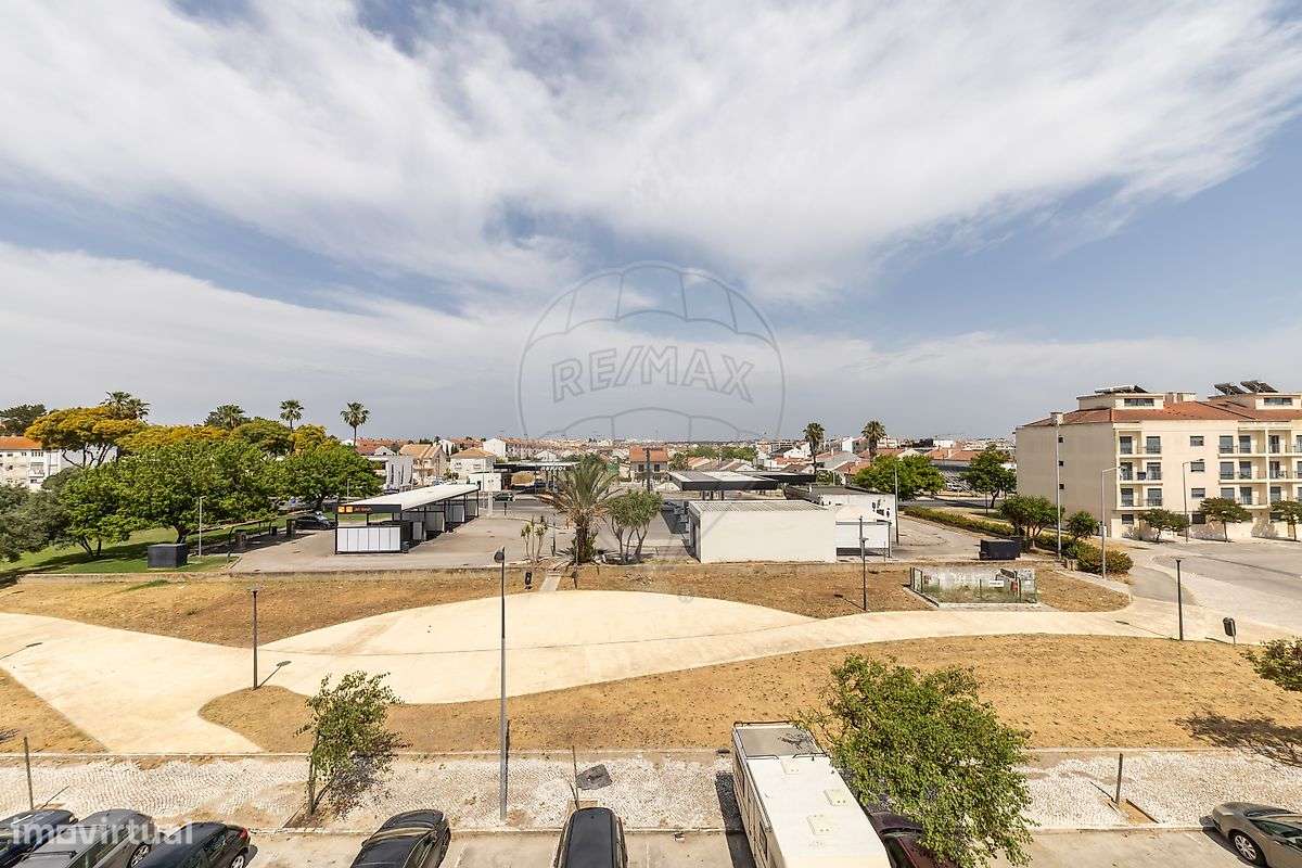 Apartamento T3 no Centro do Montijo-23