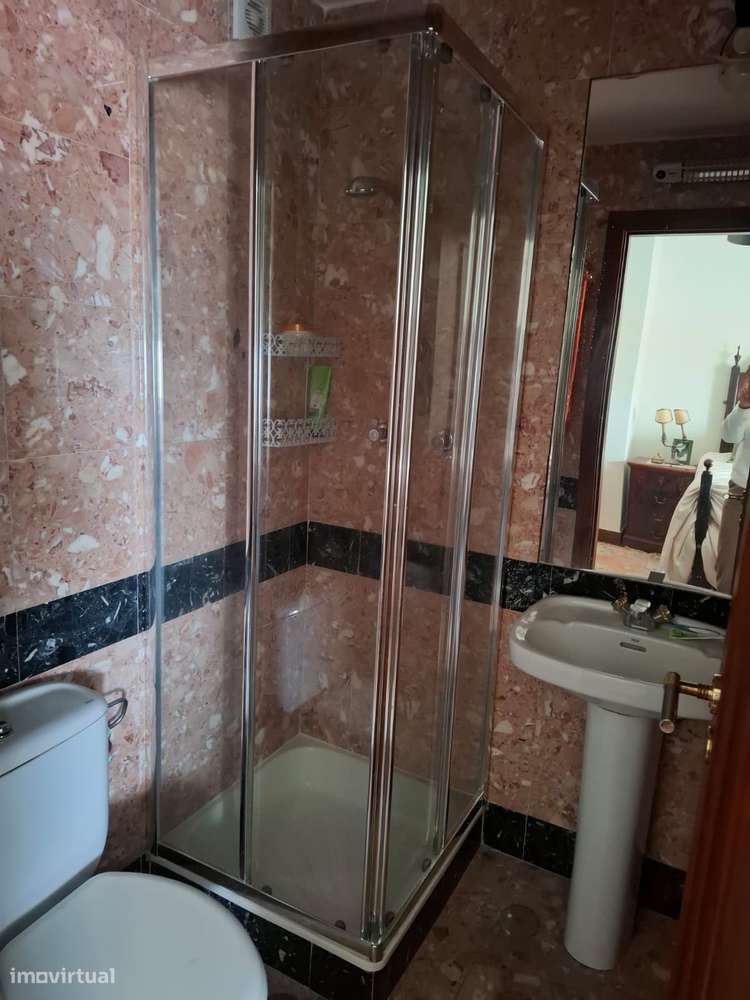 Apartamento Triplex com 3 quartos e 4 WC de sonho em Lisboa-8