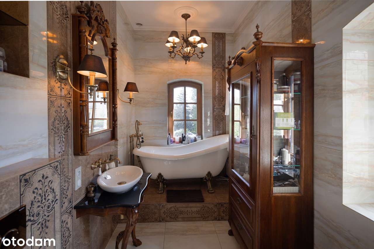 Apartament w wysokim standardzie w zabytkowej kamienicy!-8