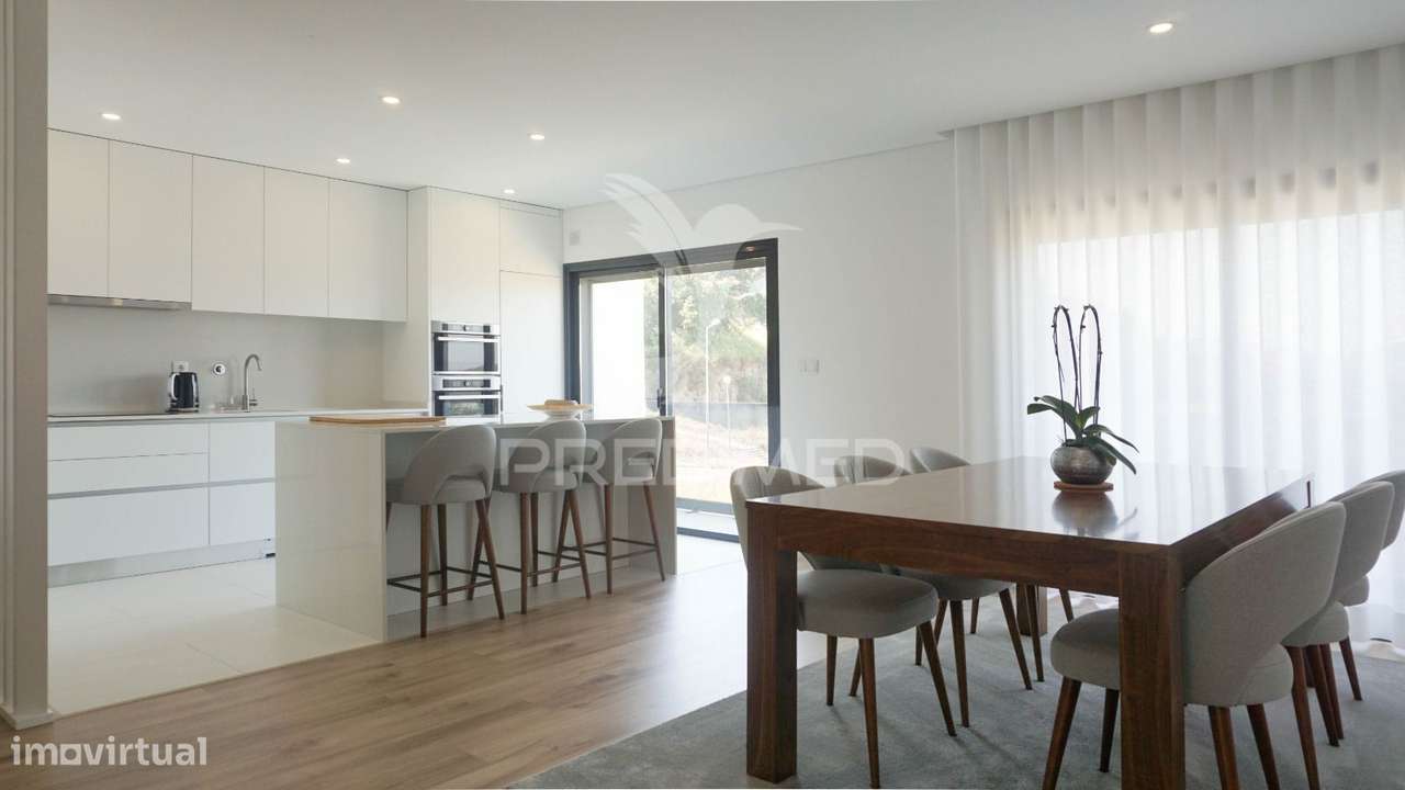 Moradia T3+1 de Gaveto em Esporões – Braga  ?! - Grande imagem: 4/11