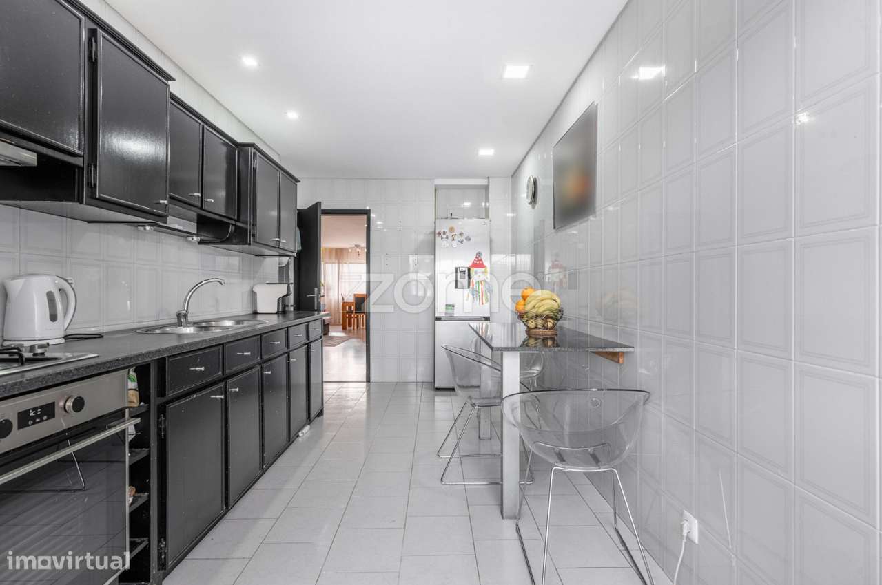 Apartamento T3 Remodelado Centro de Vila Verde-19