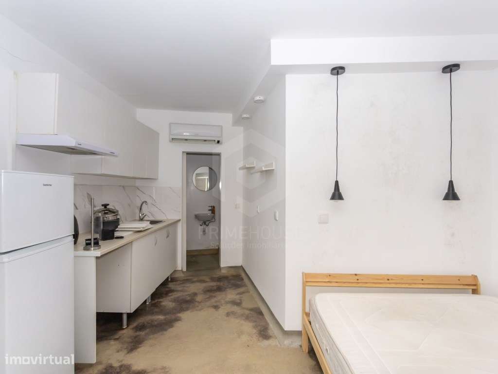 Predio no centro historico do seixal-41