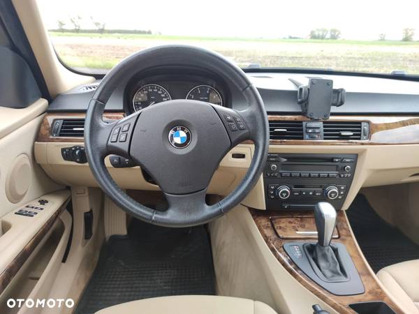 BMW Seria 3 - 26