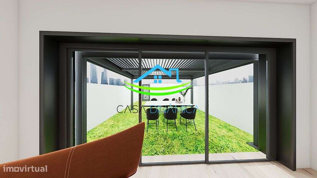 Moradia para recuperar, com projeto para T4 no Centro da Figueira da F - Grande imagem: 5/45